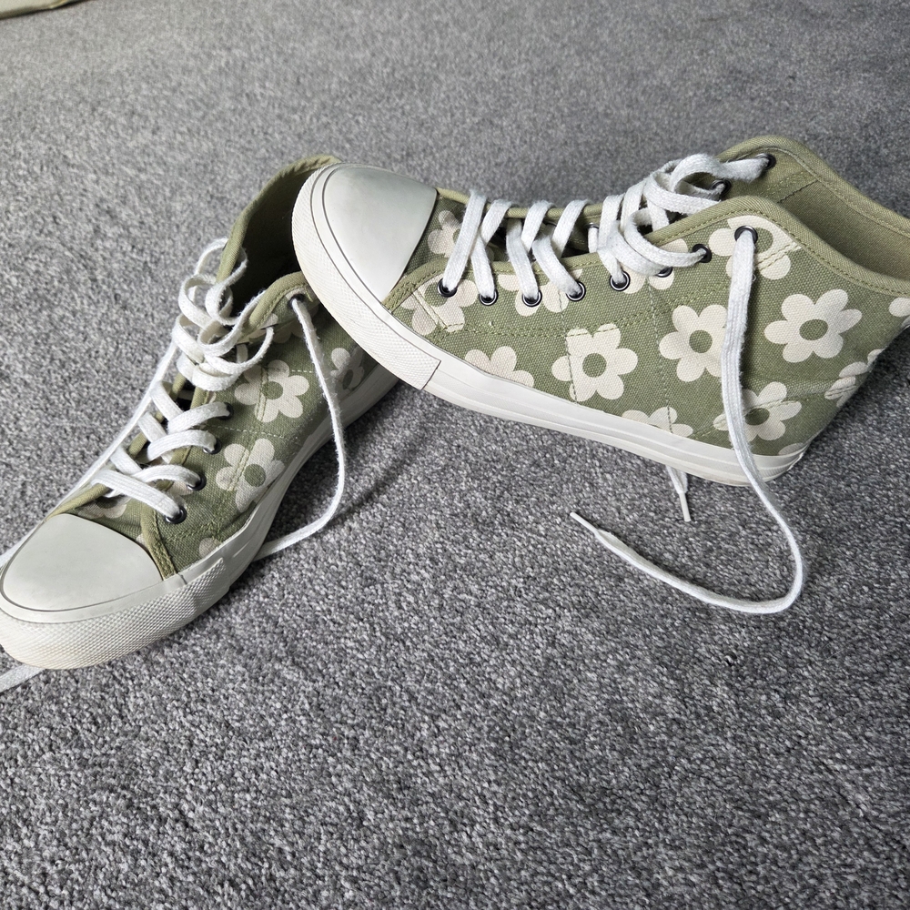 American Eagle Outfitters Green Floral High-Top Sneakers